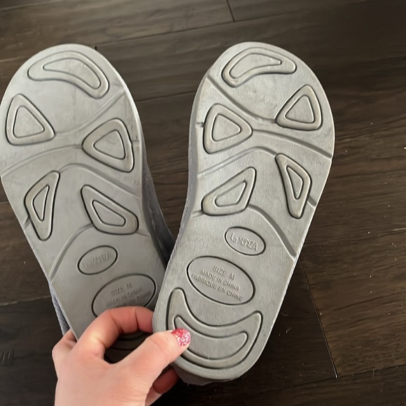 La senza grey short boot size medium (7-8) - Picture 5 of 6